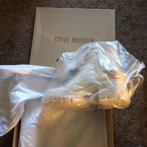 Steve Madden sand color boots